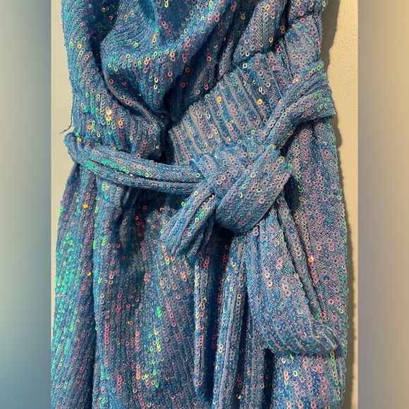 Likely Layne Romper Sz 4 in Iridescent Blue Sequin - Picture 6 of 9